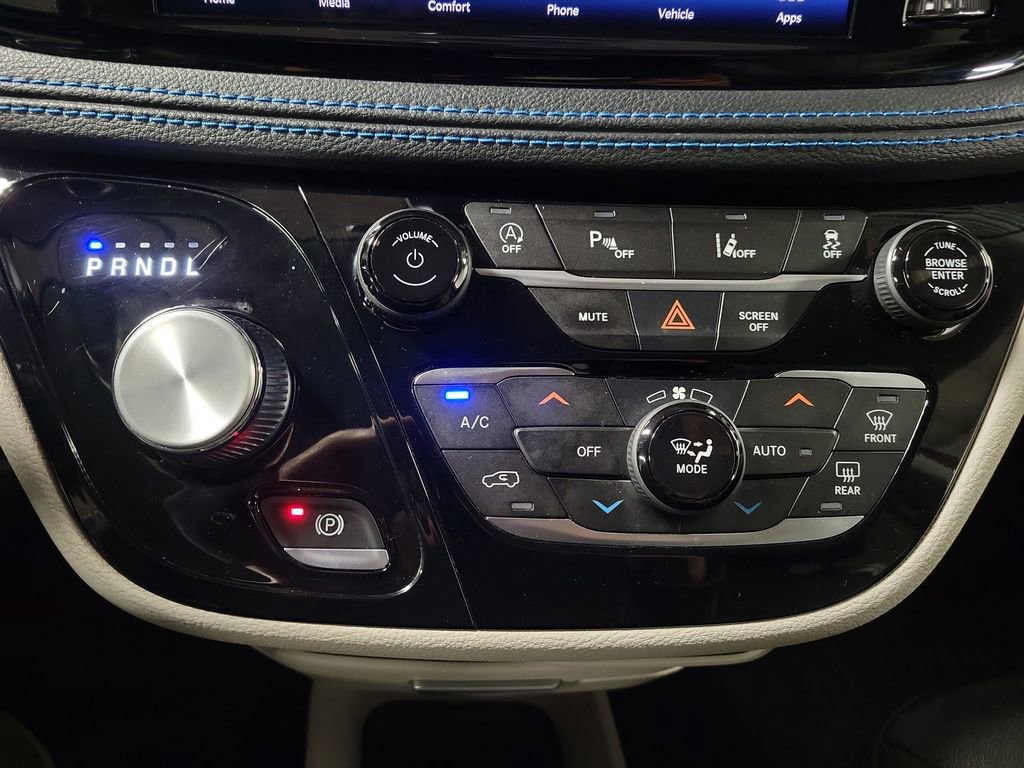 2021 Chrysler Pacifica Touring-L