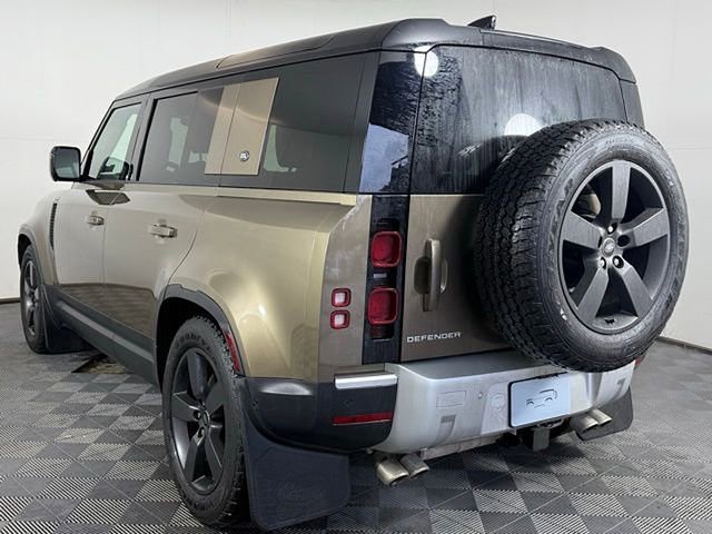 2024 Land Rover Defender 110 SE