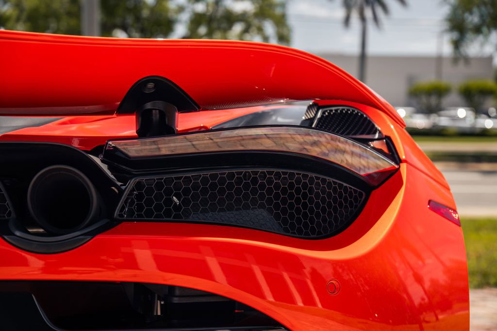 Used 2021 McLaren 720S Performance photo 12