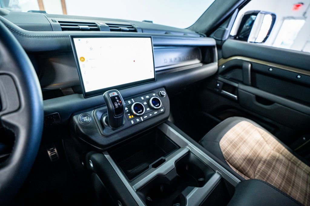 2025 Land Rover Defender 110 X