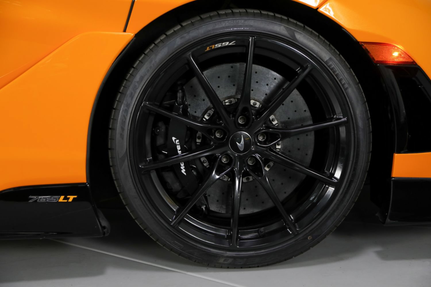 Used 2021 McLaren 765LT photo 31