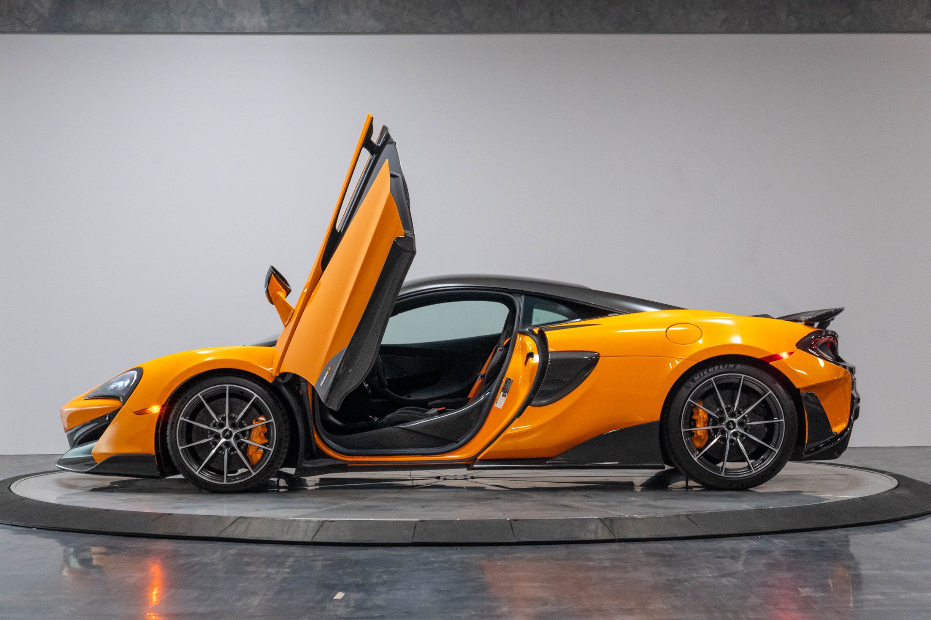Used 2019 McLaren 600LT photo 29