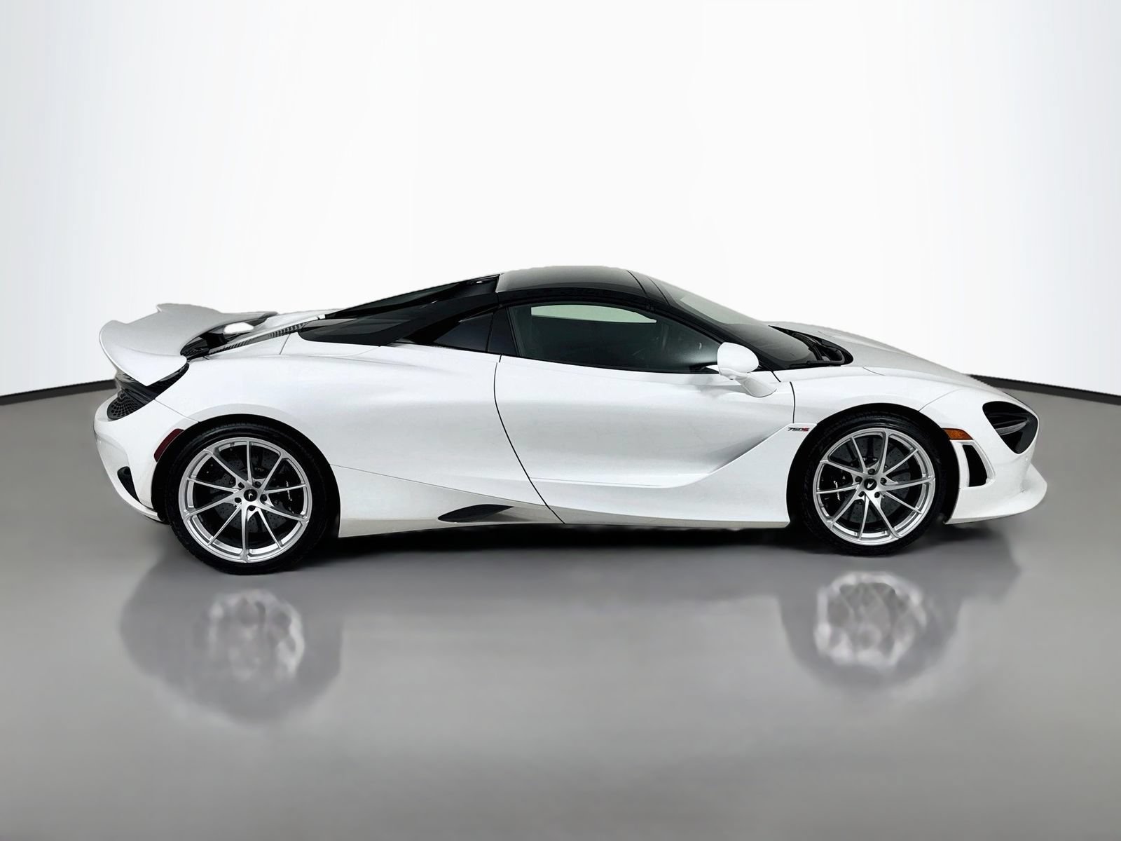Used 2024 McLaren 750S Spider photo 8