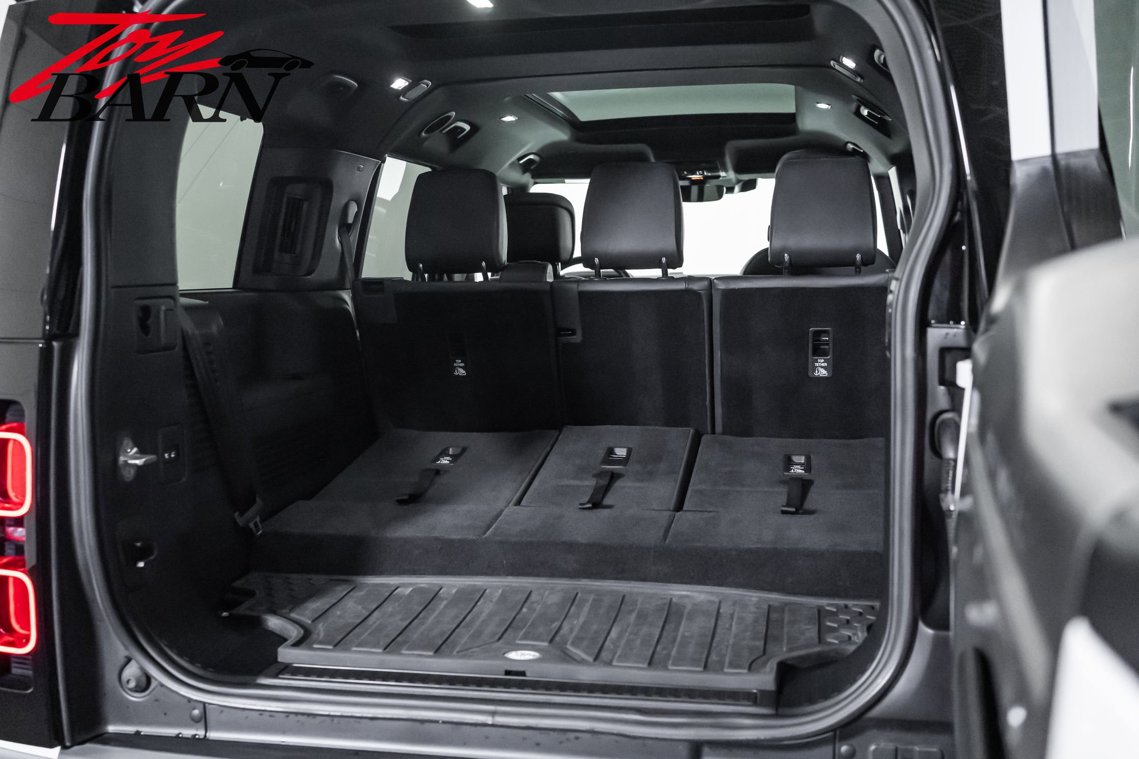 2023 Land Rover Defender 130 SE