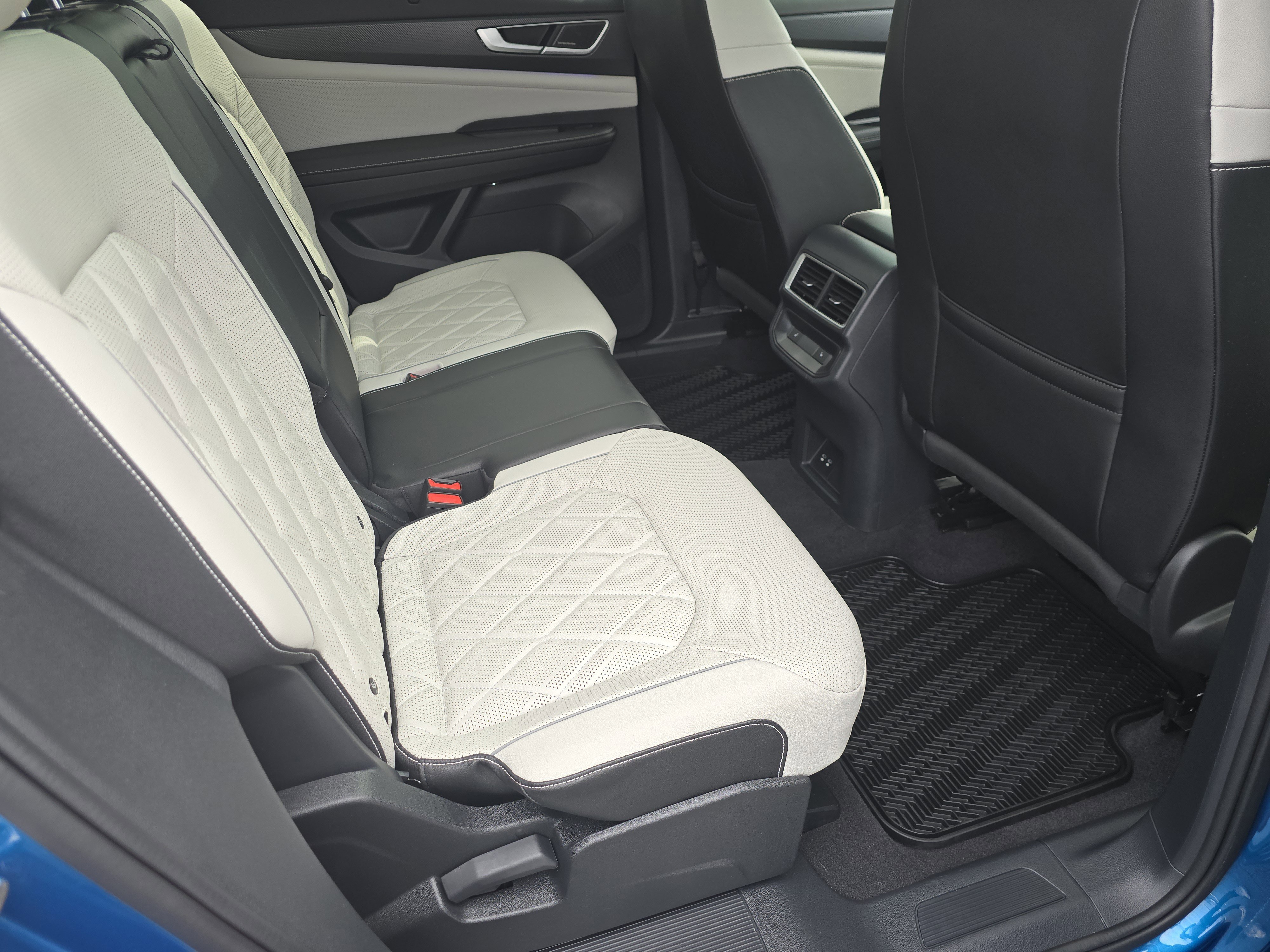 2024 Volkswagen Atlas Cross Sport SEL Premium R-Line