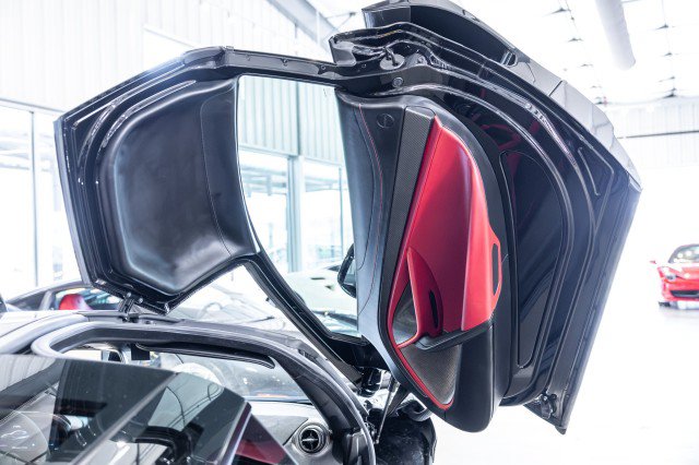 Used 2018 McLaren 720S Performance photo 37