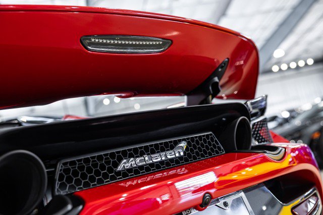 Used 2022 McLaren 720S Performance photo 17