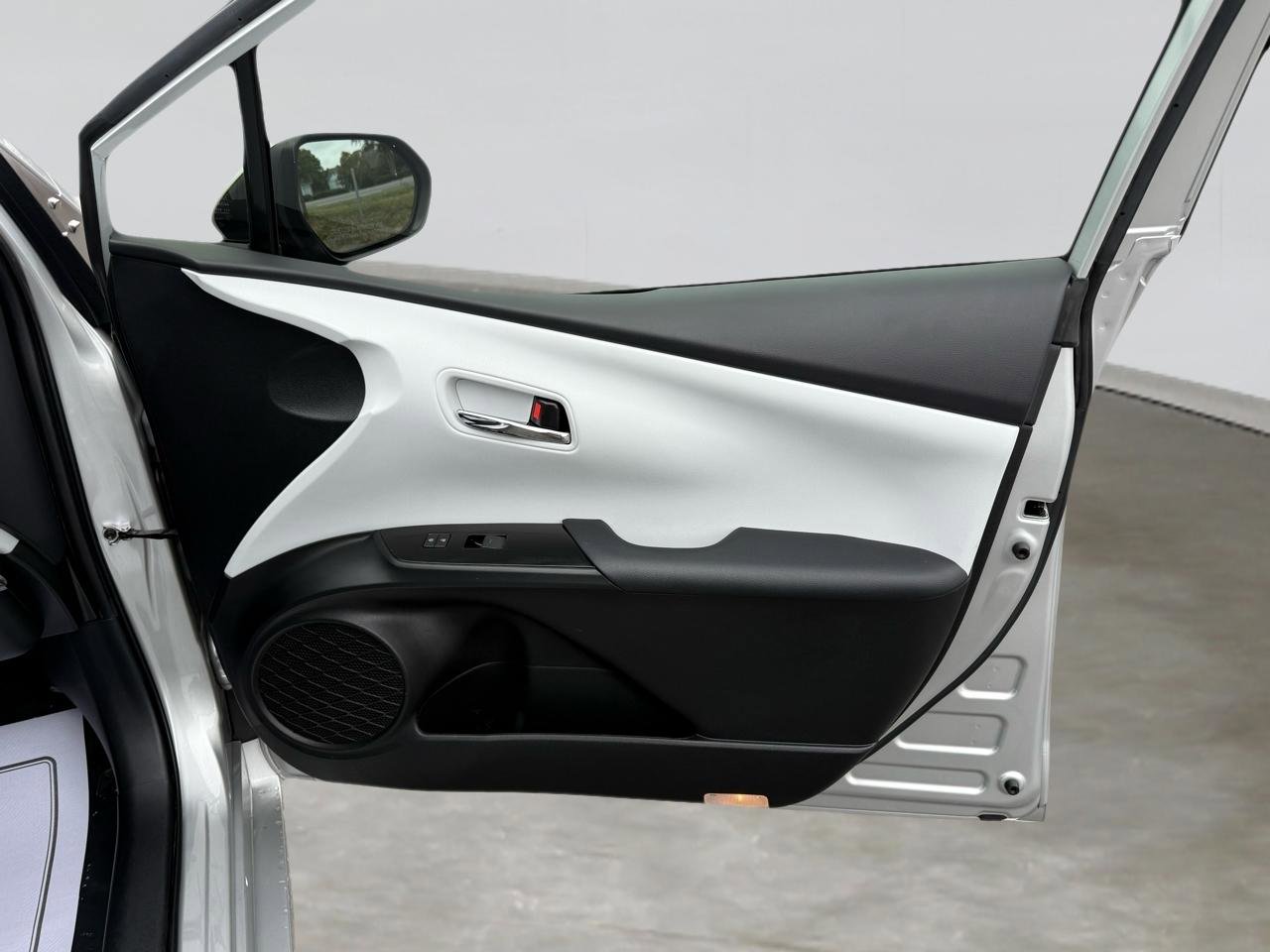 2021 Toyota Prius XLE