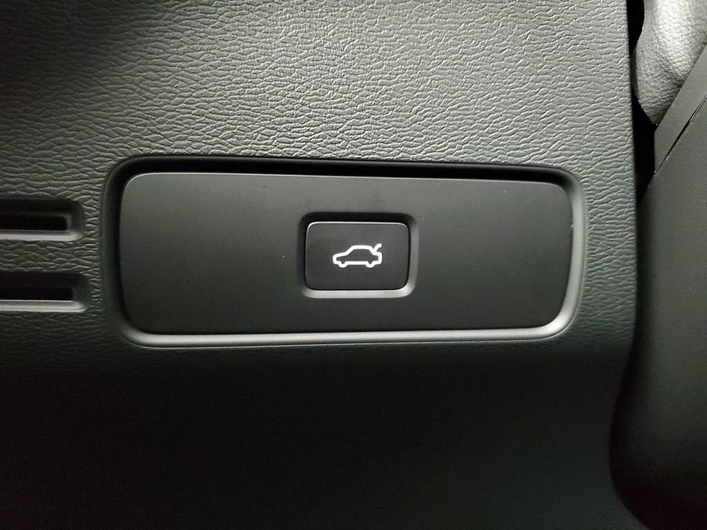 2026 Volvo Xc40 B5 Core