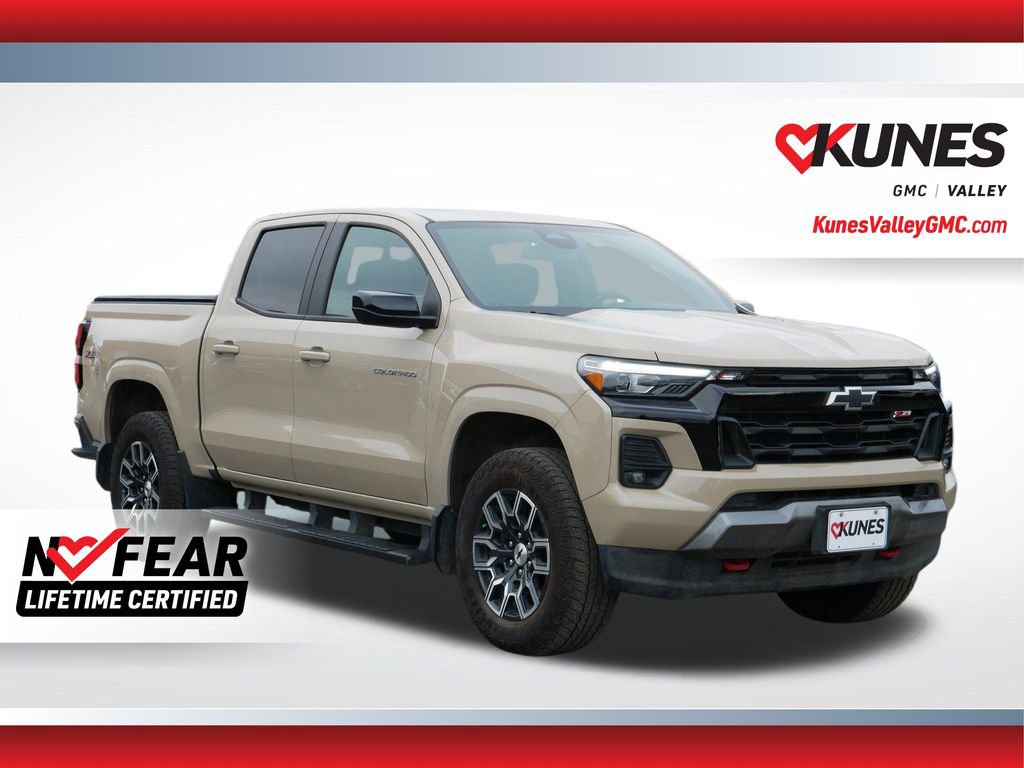 Used 2023 Chevrolet Colorado Z71 w/ Z71 Convenience Package 2