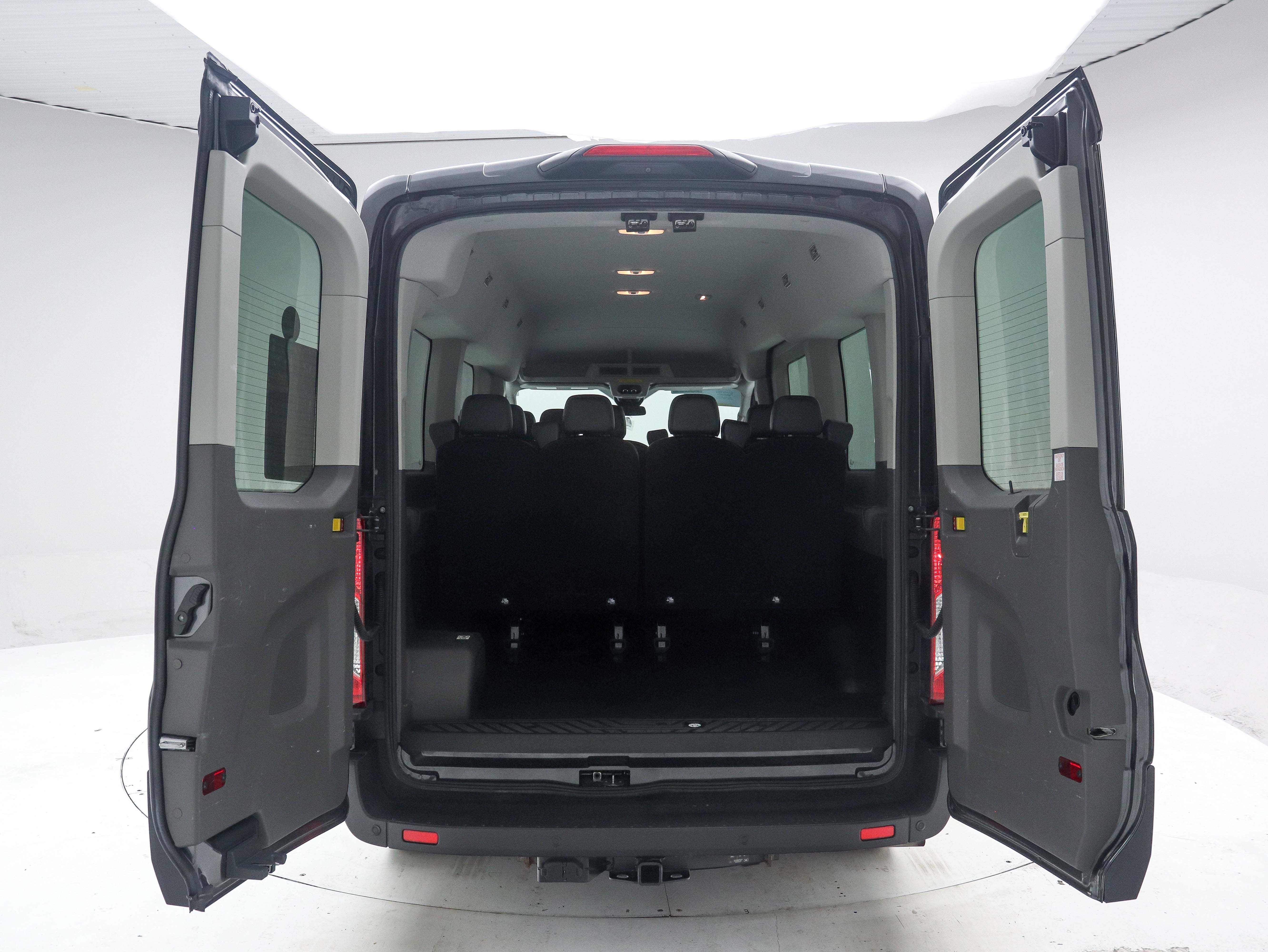 2020 Ford Transit Passenger Van XLT - Photo 10