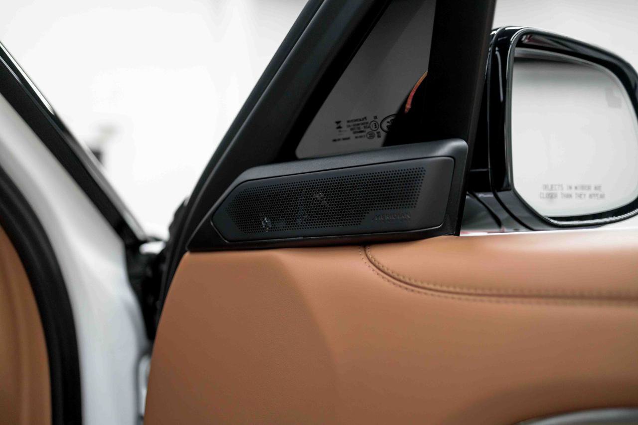 2024 Land Rover Range Rover SV