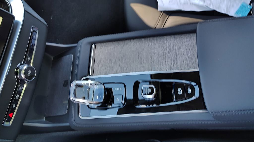 2026 Volvo Xc90 B6 Plus