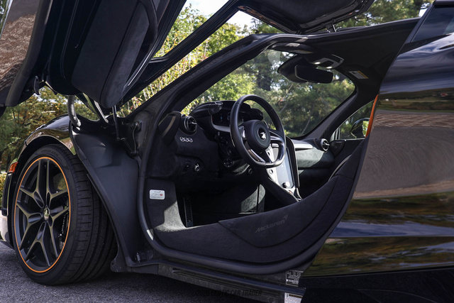 Used 2025 McLaren 750S photo 17