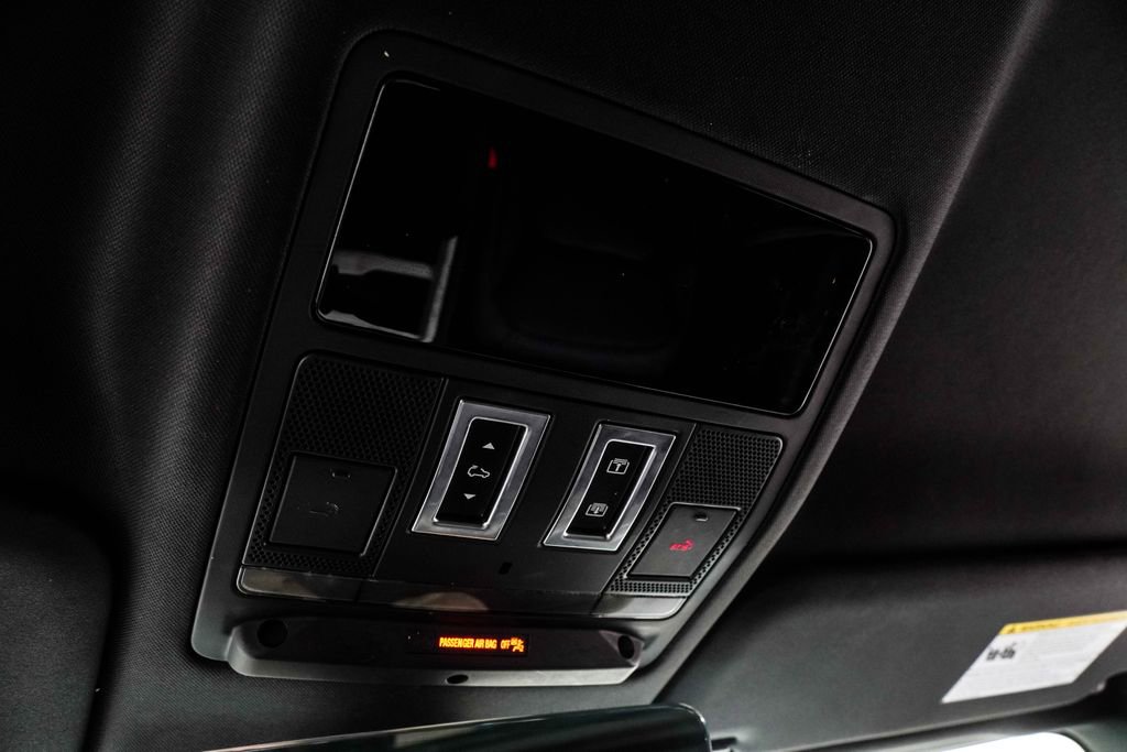 2025 Land Rover Defender 110 S