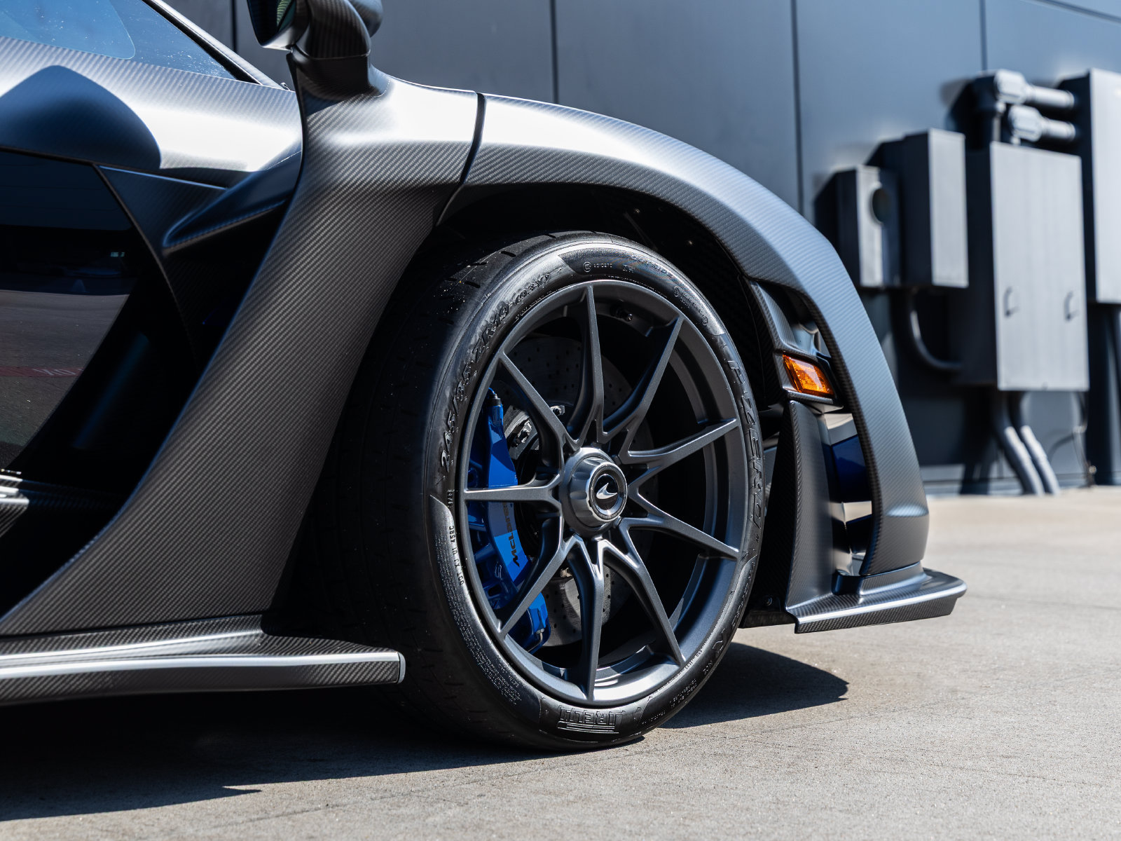 Used 2019 McLaren Senna photo 38