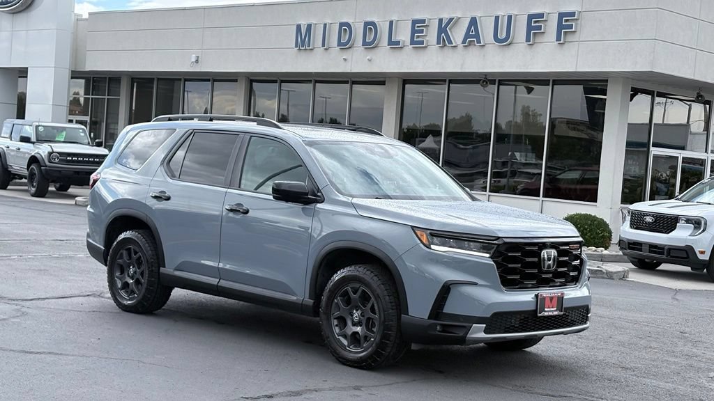 Used 2025 Honda Pilot TrailSport