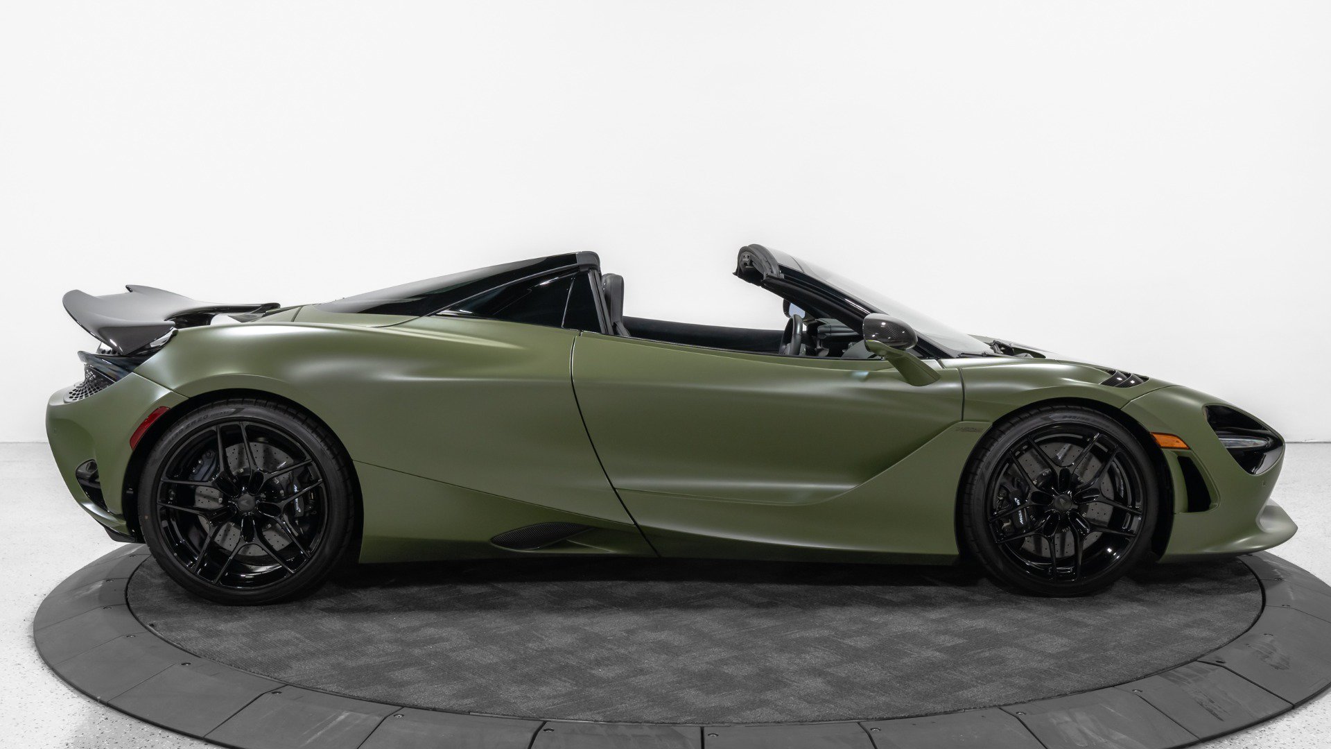 Used 2026 McLaren 750S Spider photo 11