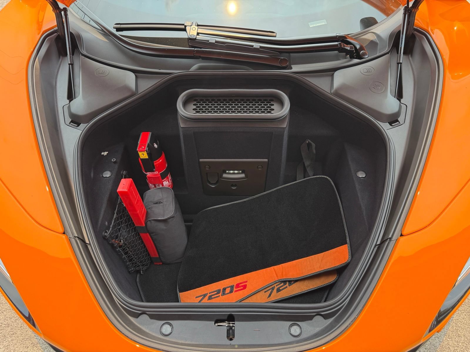 Used 2022 McLaren 720S Performance photo 55