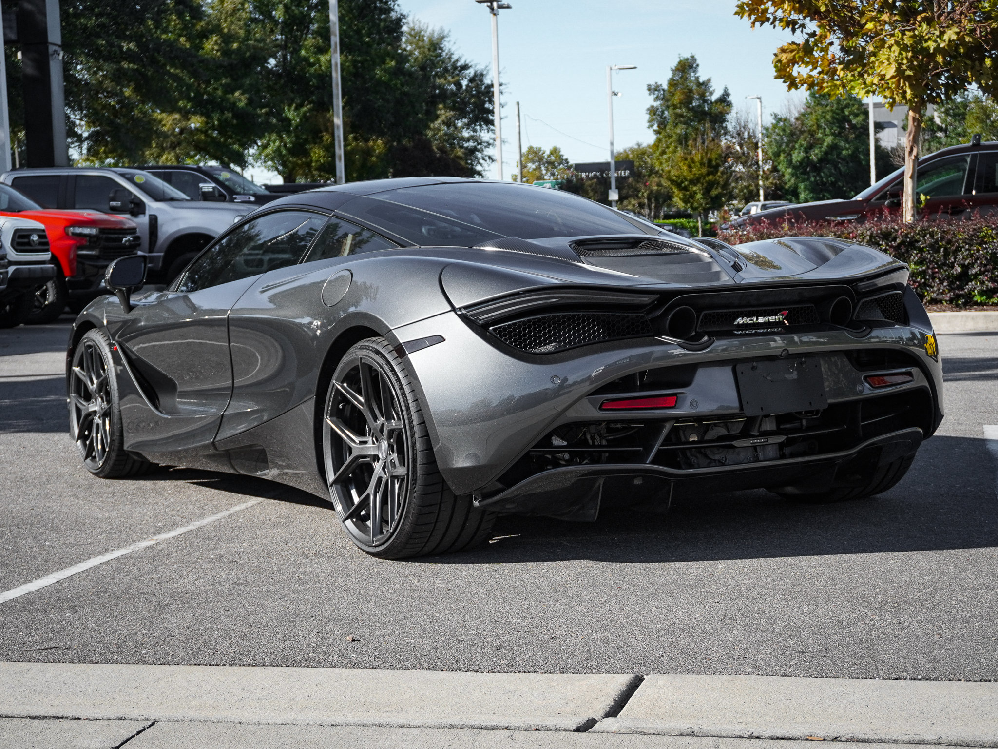 Used 2018 McLaren 720S Luxury photo 10