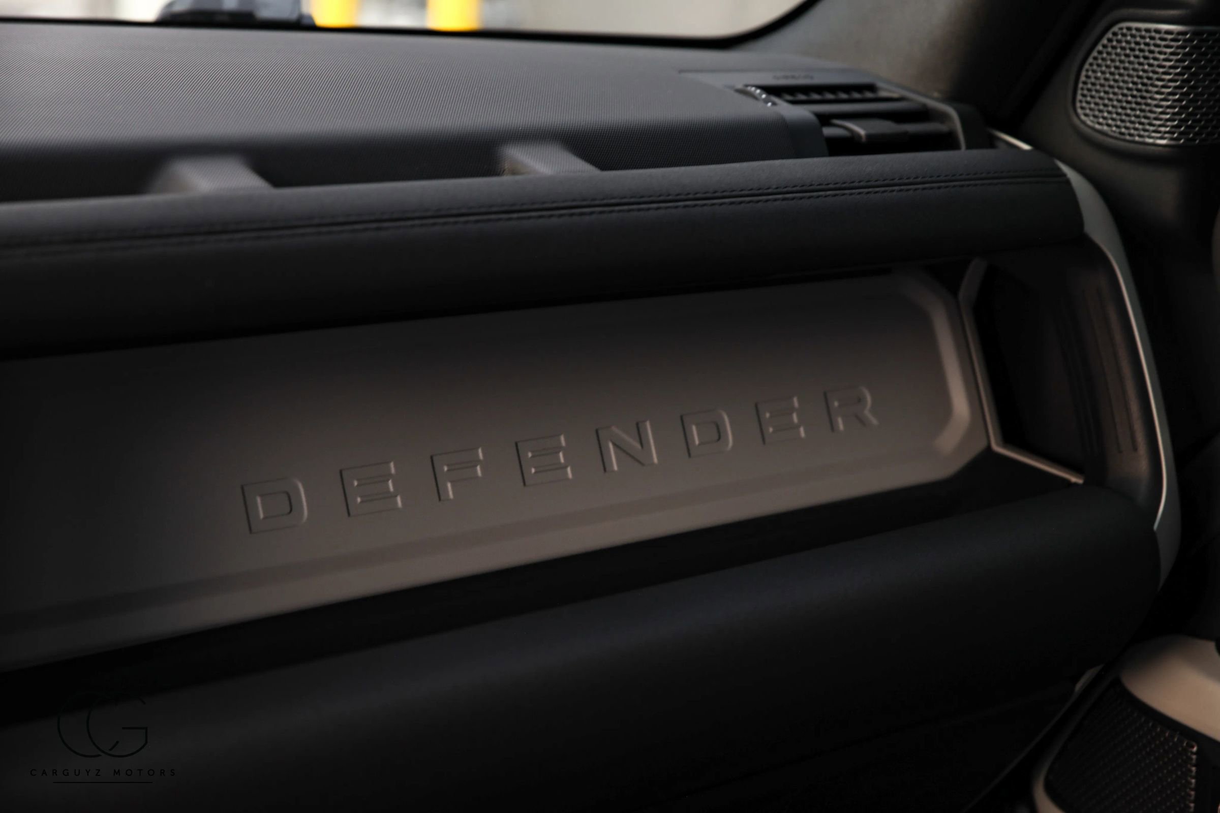 2022 Land Rover Defender 110 SE