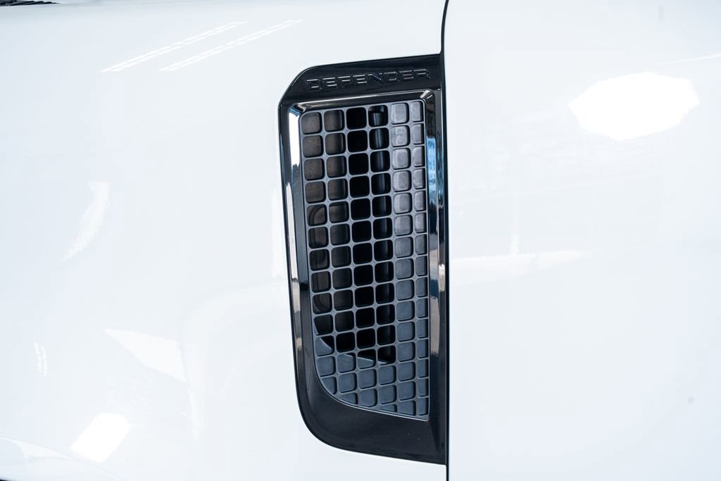 2023 Land Rover Defender 110 X-Dynamic SE