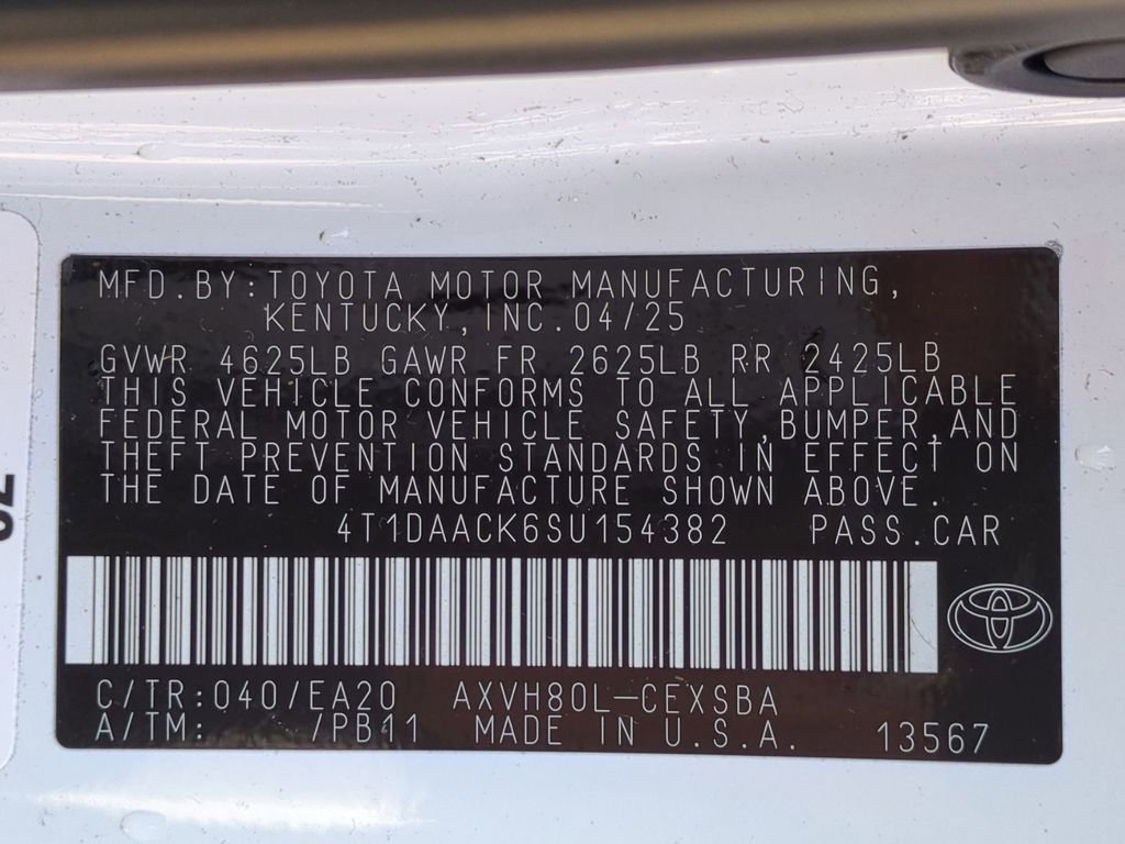 2025 Toyota Camry SE