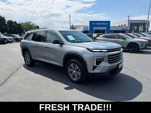 Used 2025 Chevrolet Traverse LT