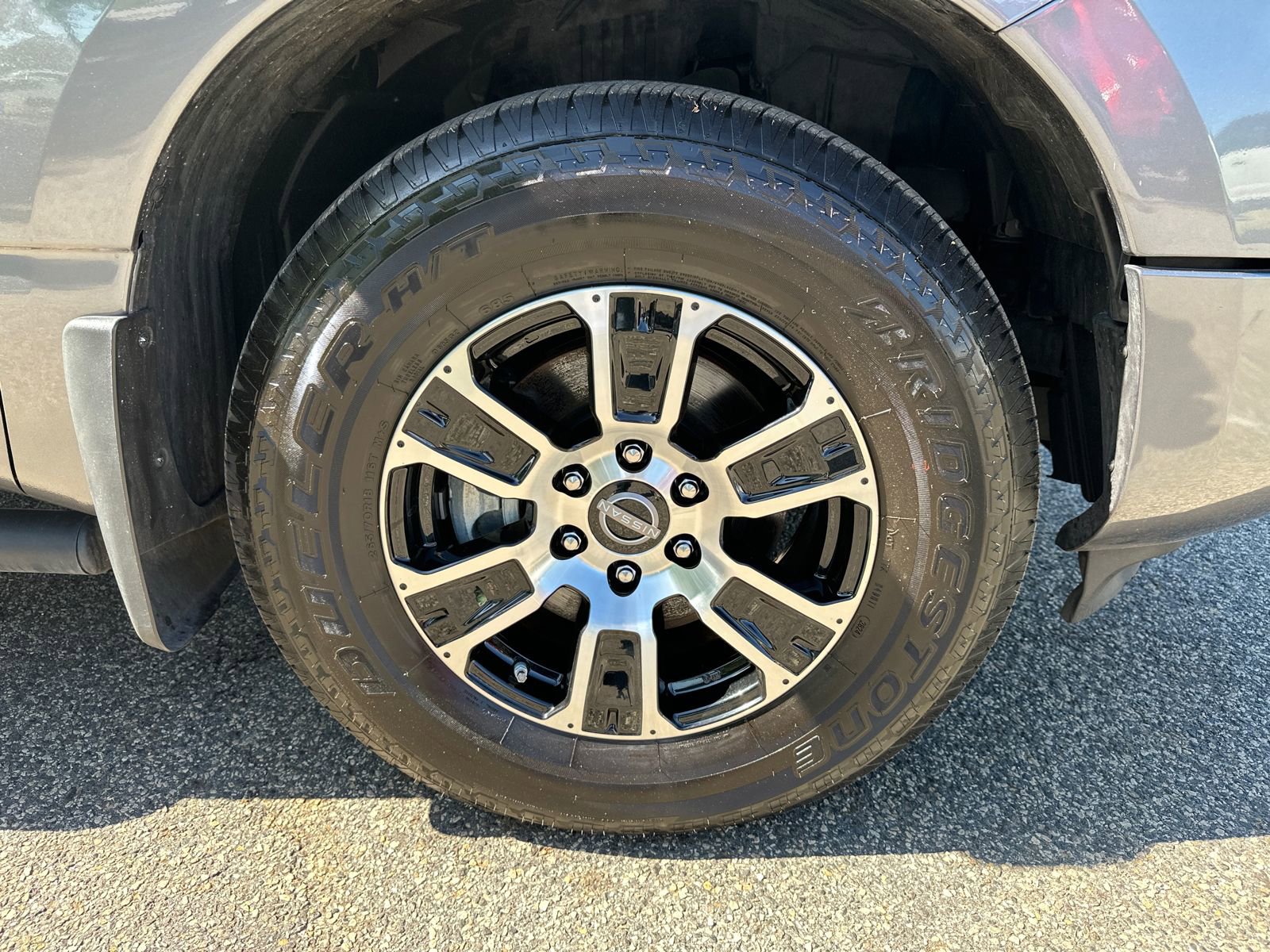 2024 Nissan Titan SV