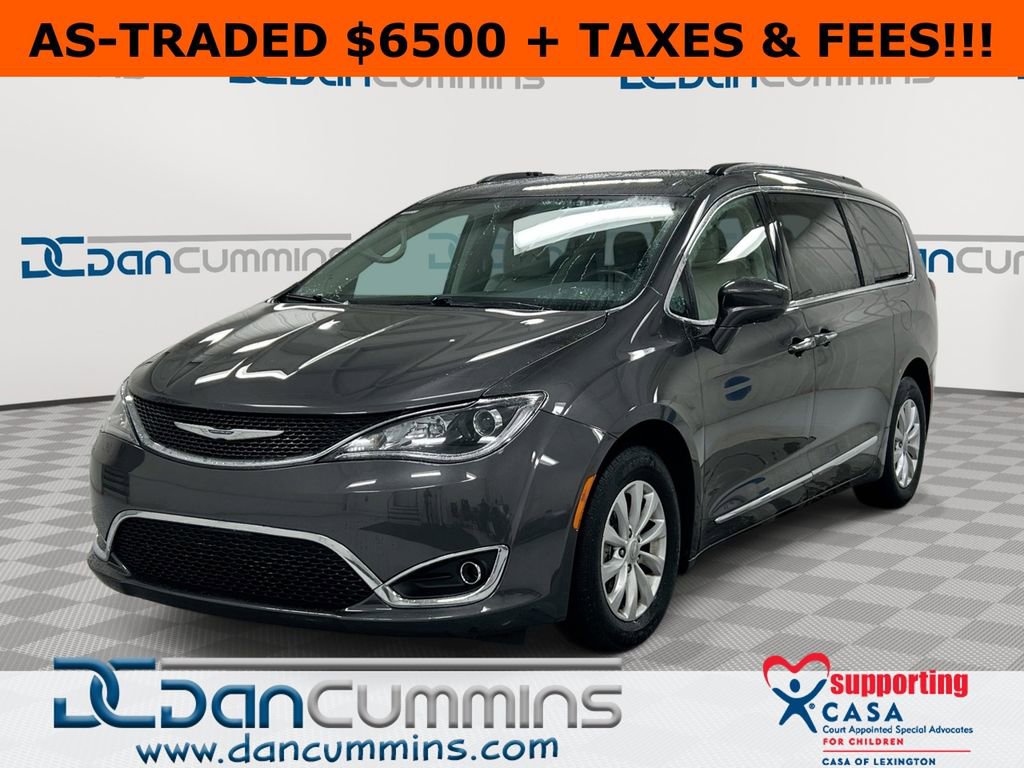 Used 2017 Chrysler Pacifica Touring-L w/ 13 Speaker Alpine Sound Group