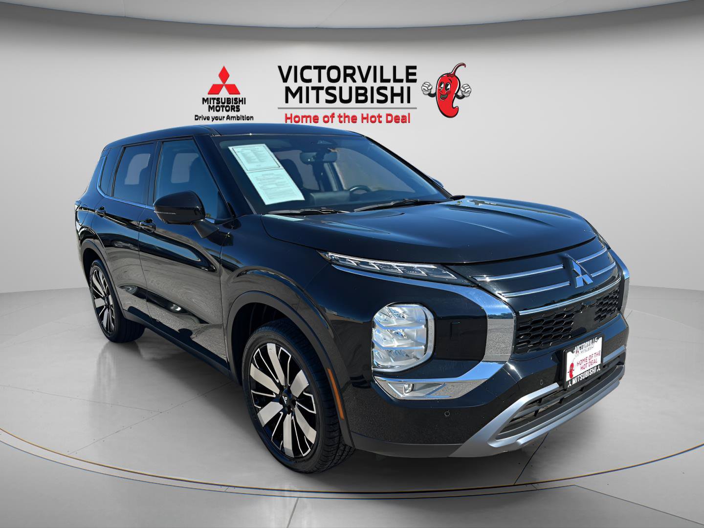 Used 2025 Mitsubishi Outlander SE