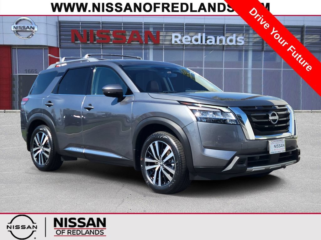Used 2024 Nissan Pathfinder Platinum w/ Cargo Package