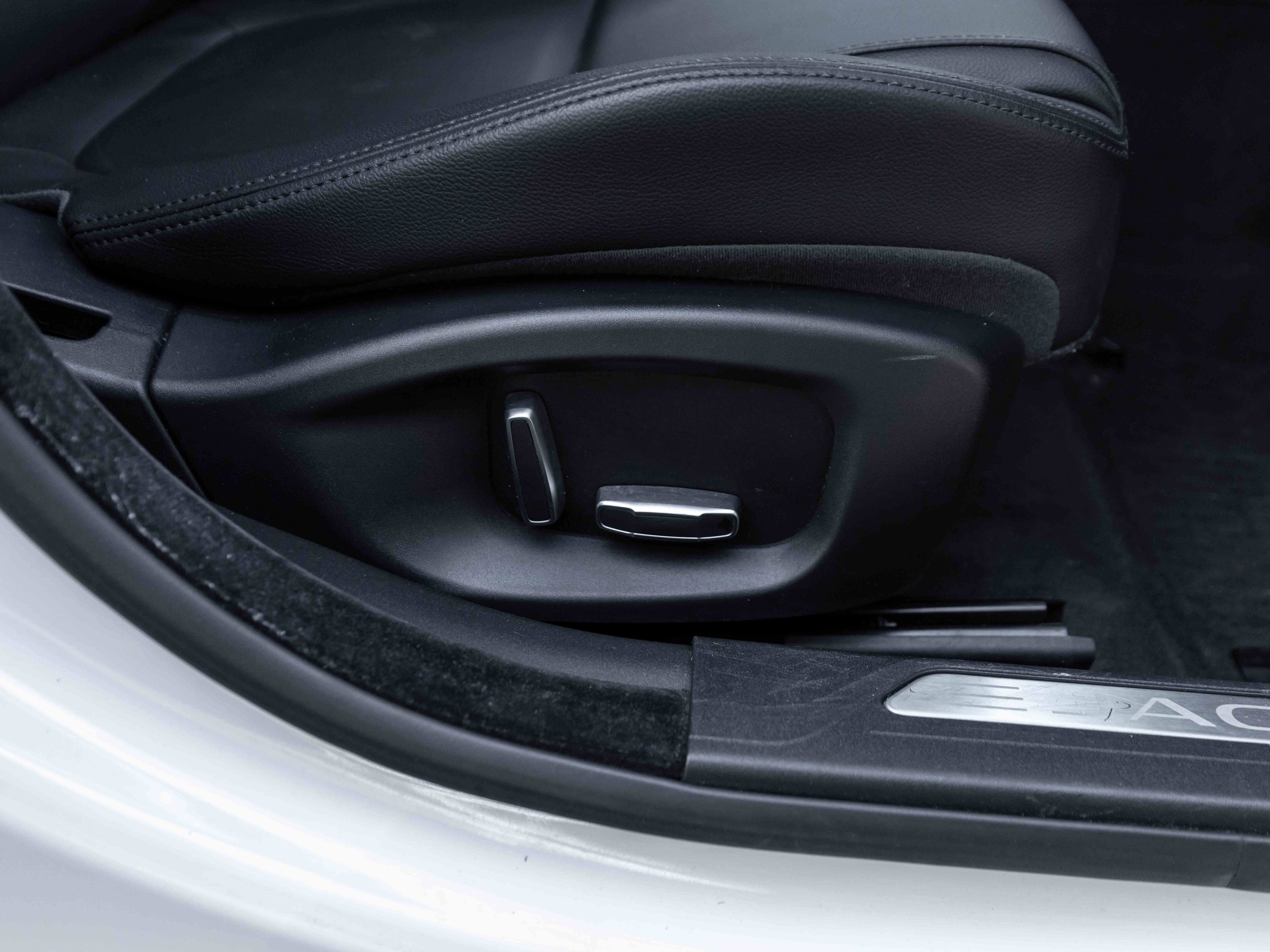 2019 Jaguar XE Premium