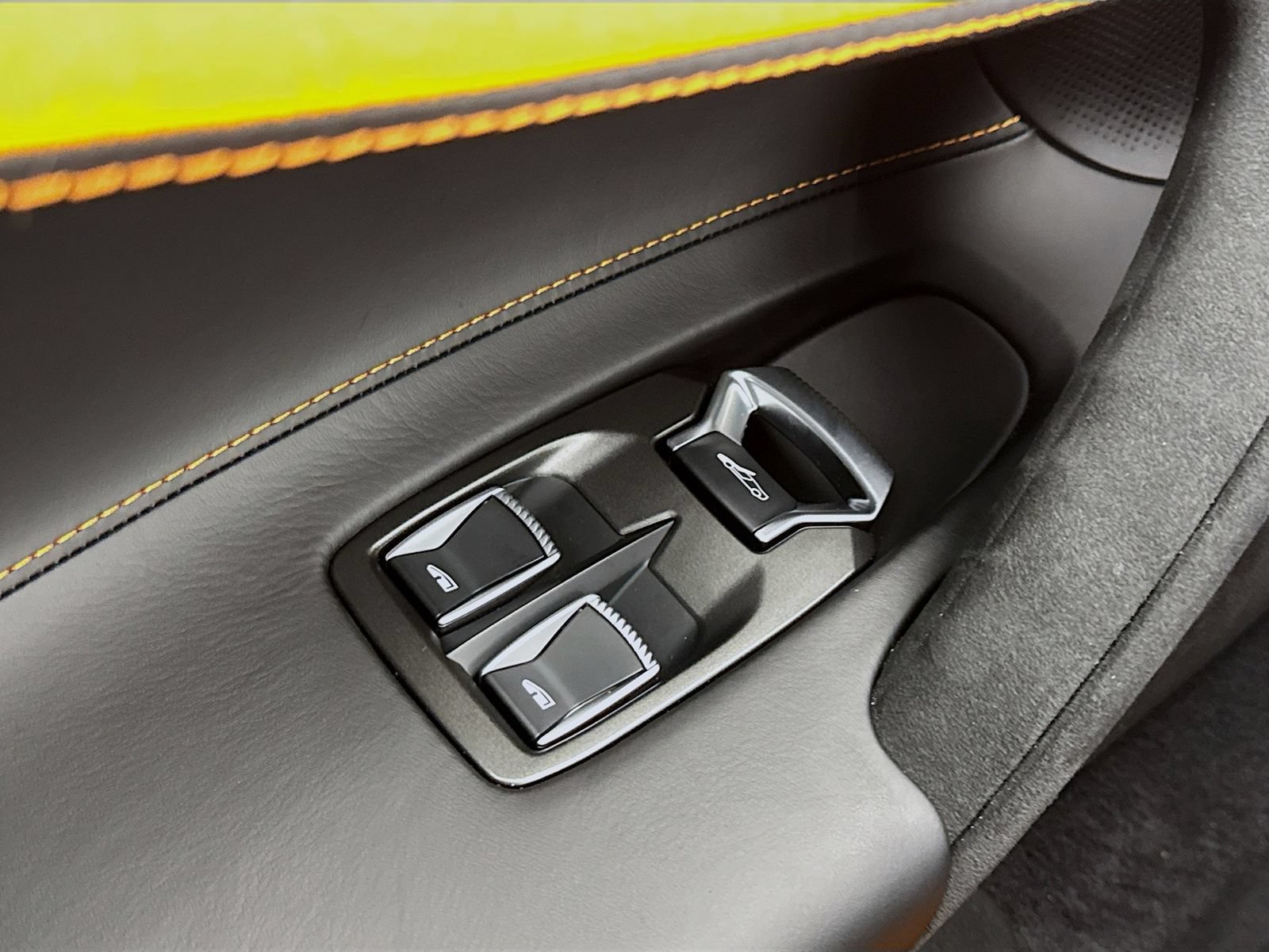 New 2026 McLaren 750S Spider photo 16