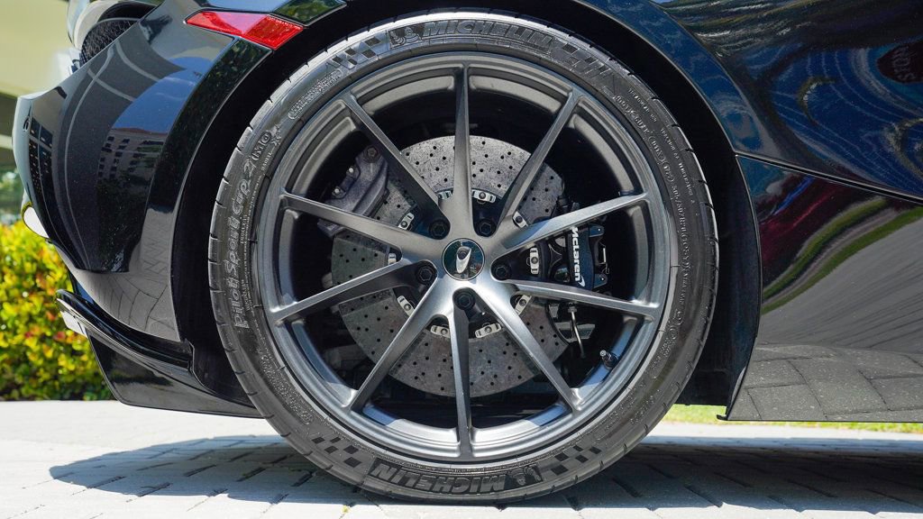 Used 2021 McLaren 720S Spider photo 24