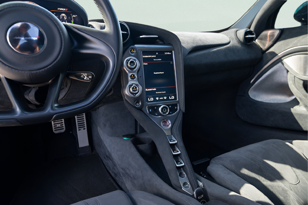 Used 2018 McLaren 720S photo 32