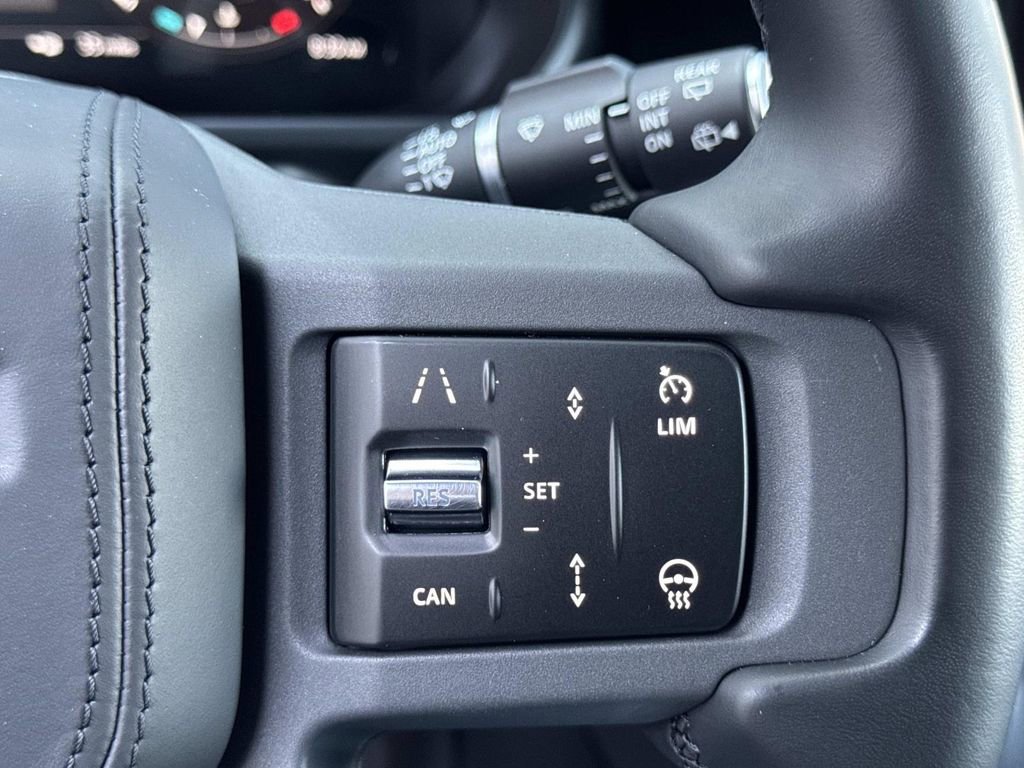 2023 Land Rover Defender 130 X-Dynamic SE