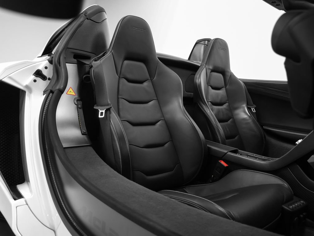Used 2016 McLaren 675LT Spider photo 23