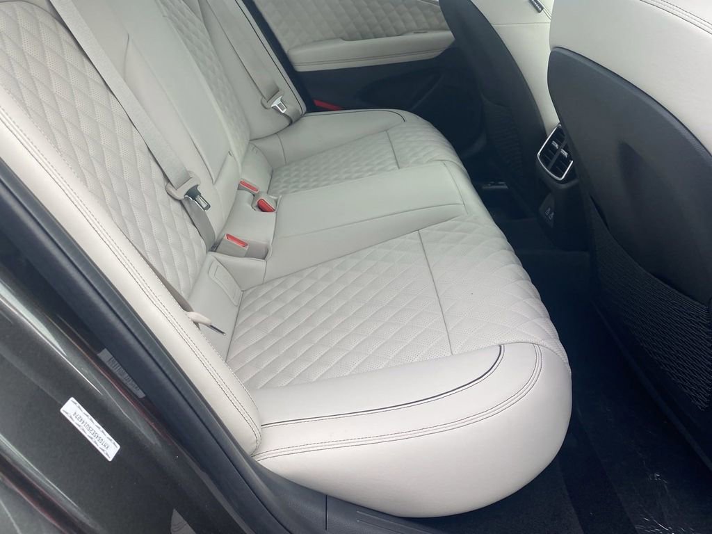 2025 Genesis G70 3.3T Advanced