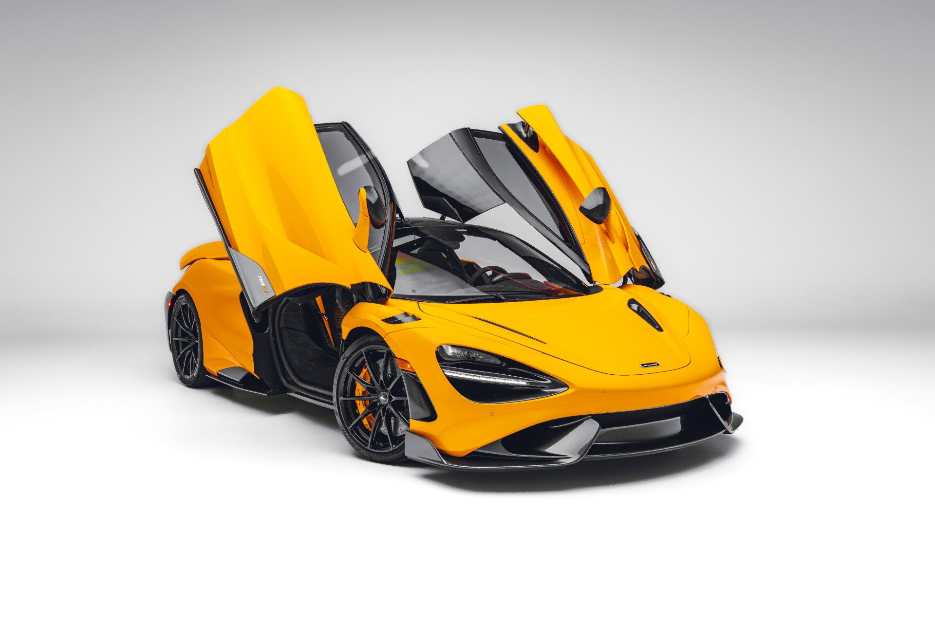 Used 2021 McLaren 765LT photo 3