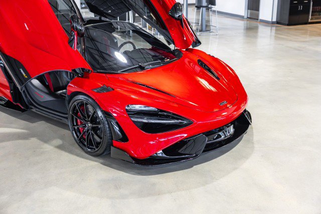 Used 2021 McLaren 765LT photo 9