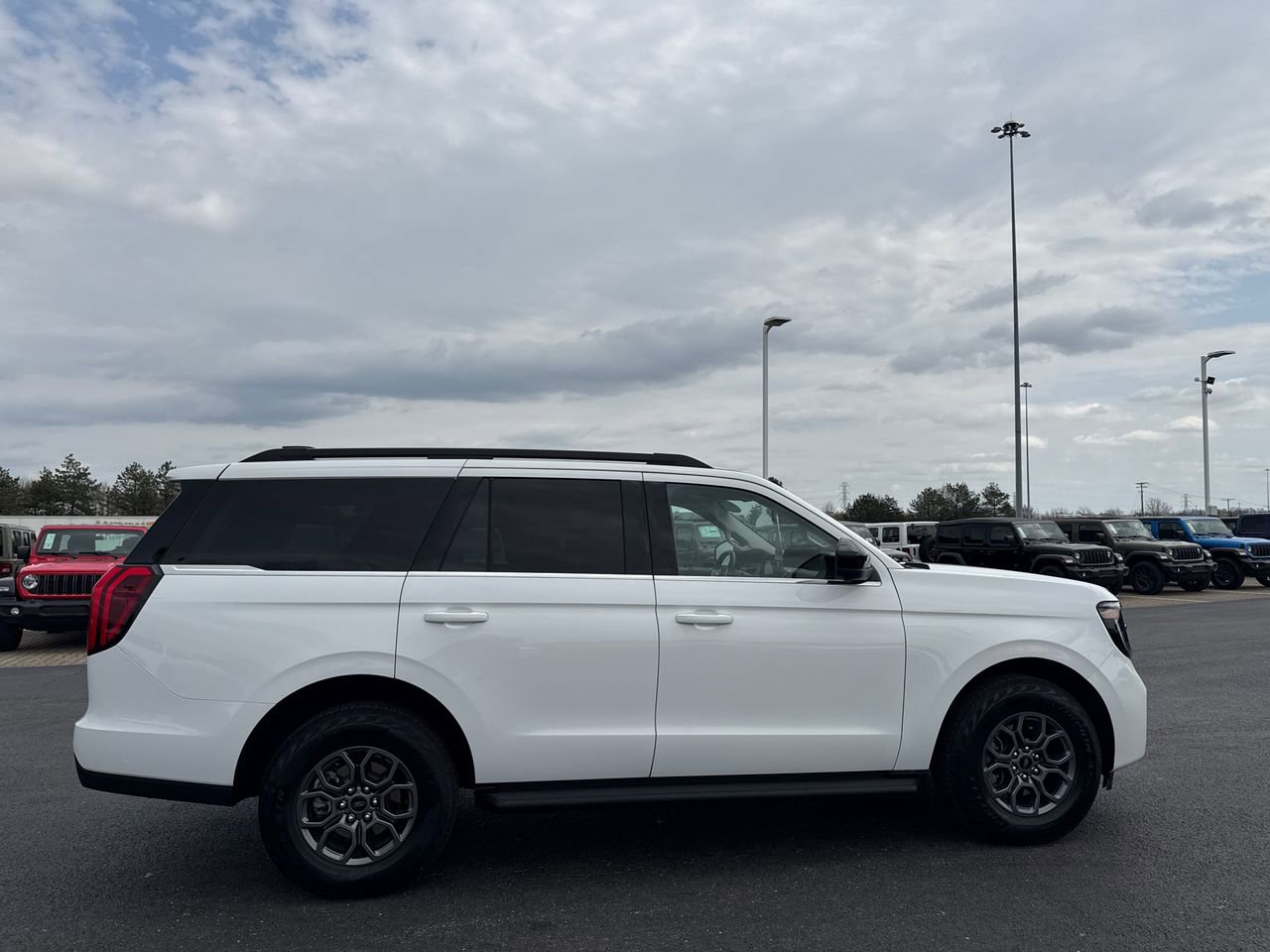 2025 Ford Expedition Active