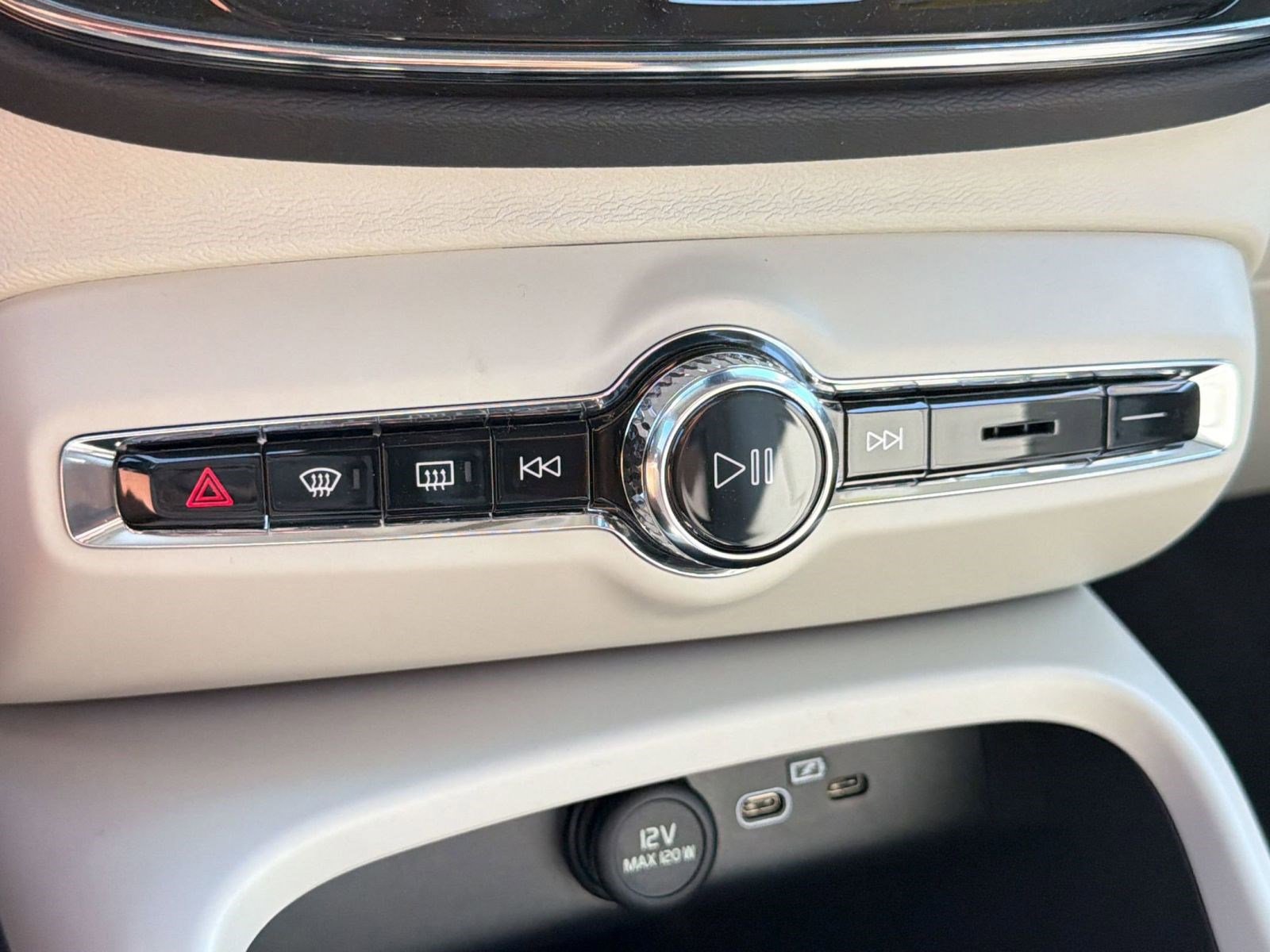 2026 Volvo Xc40 B5 Ultra