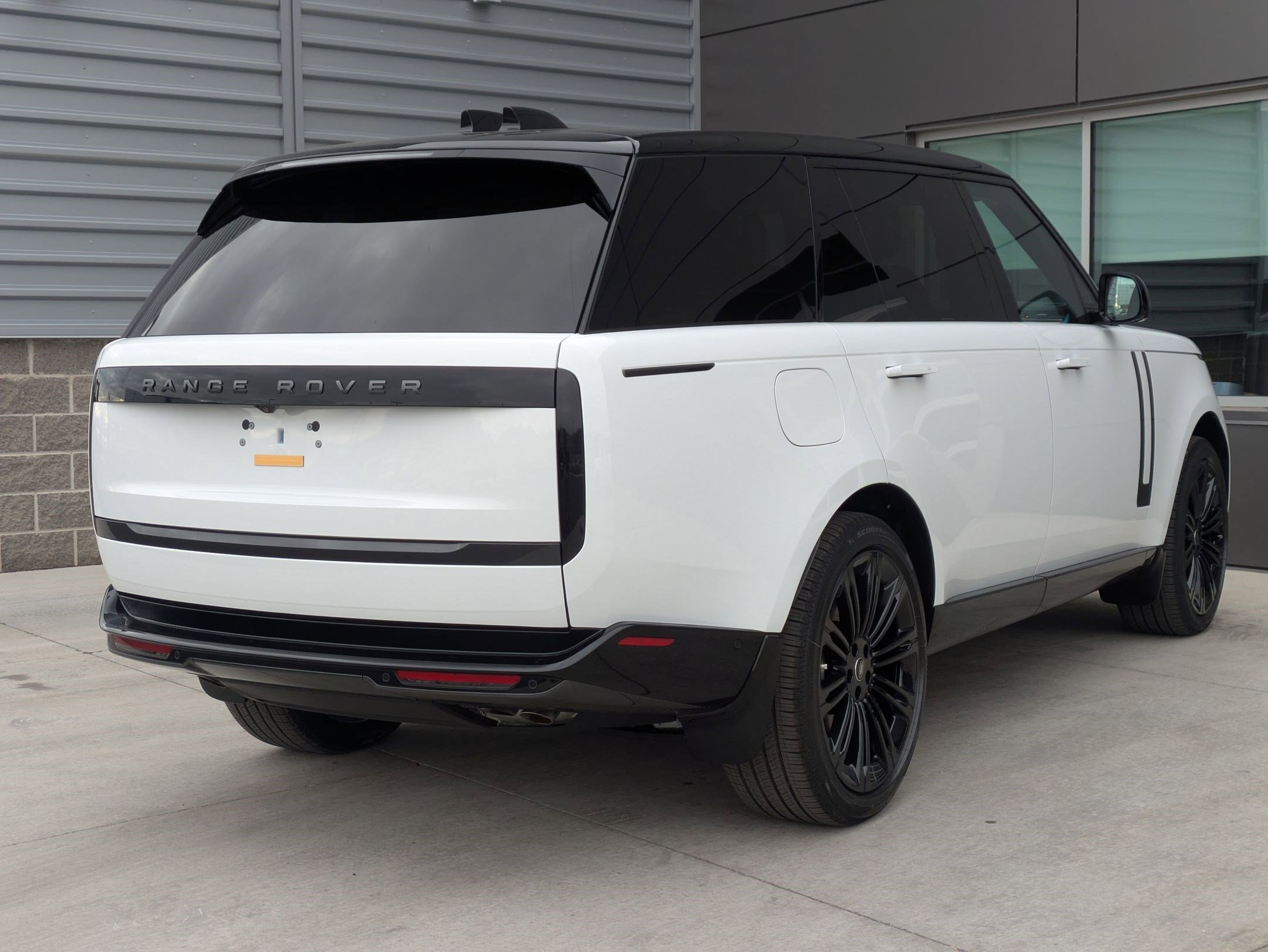 2025 Land Rover Range Rover Long Wheelbase SE