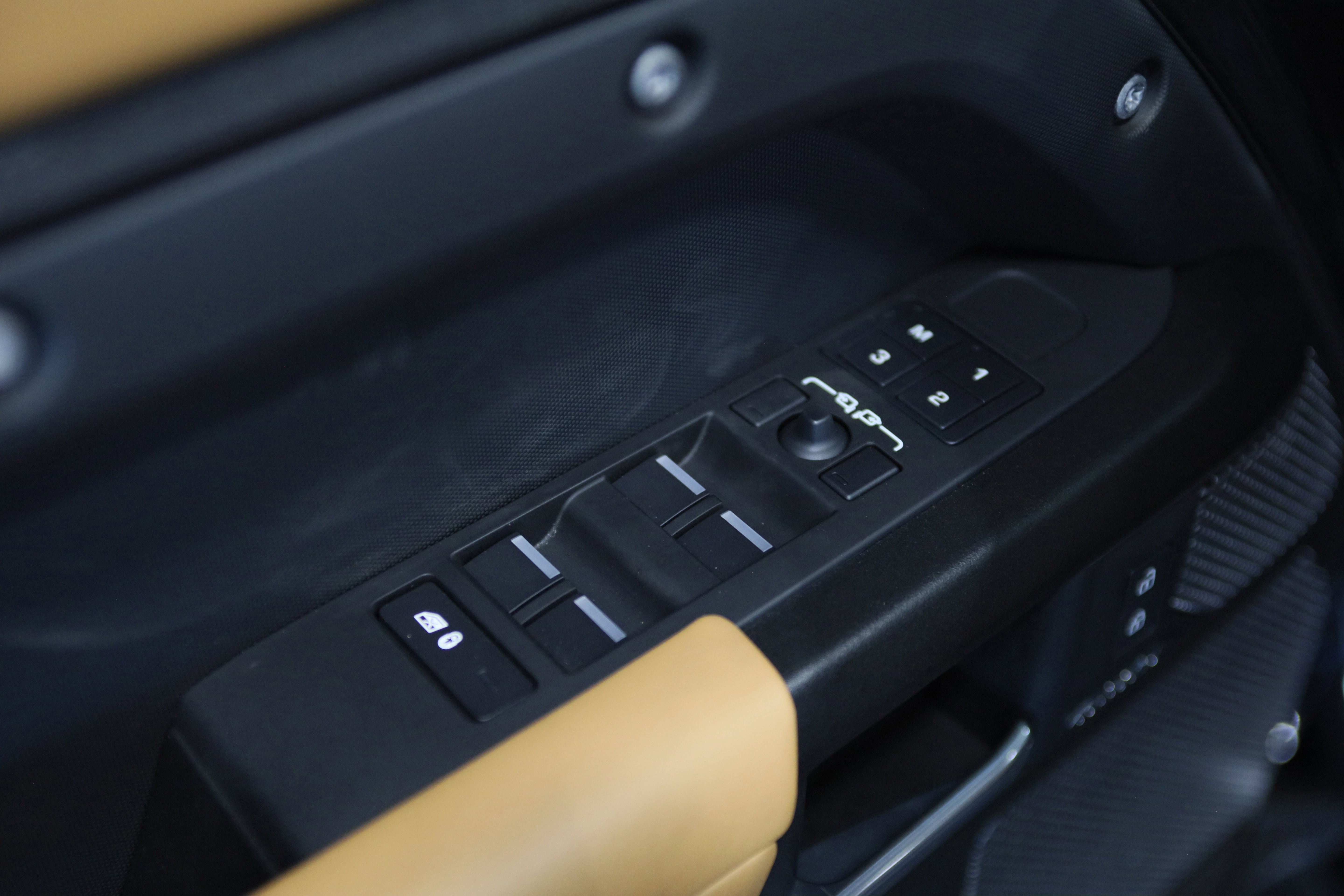 2023 Land Rover Defender 110 Carpathian Edition