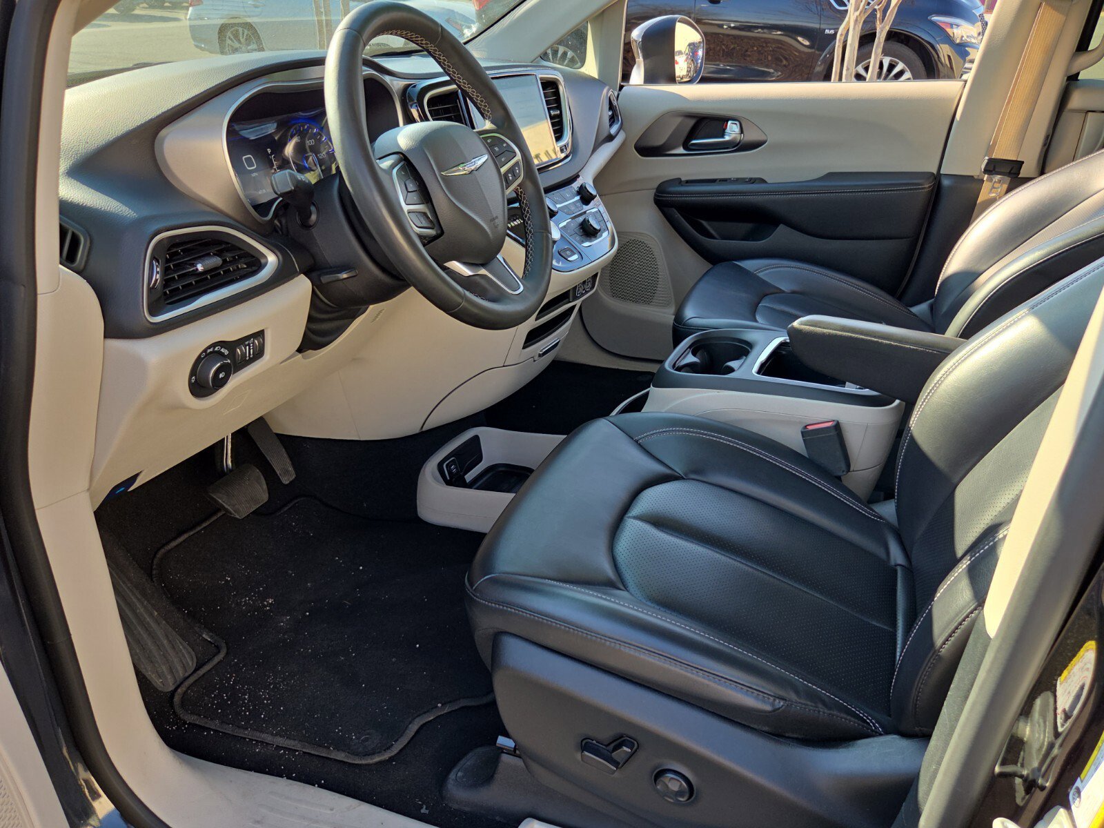 2023 Chrysler Pacifica Touring-L