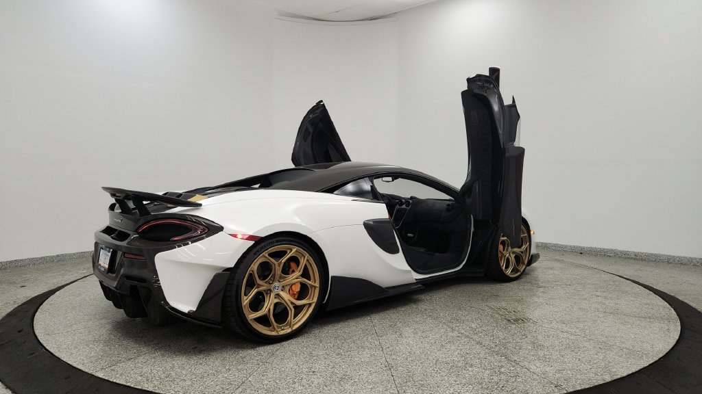 Used 2019 McLaren 600LT photo 11