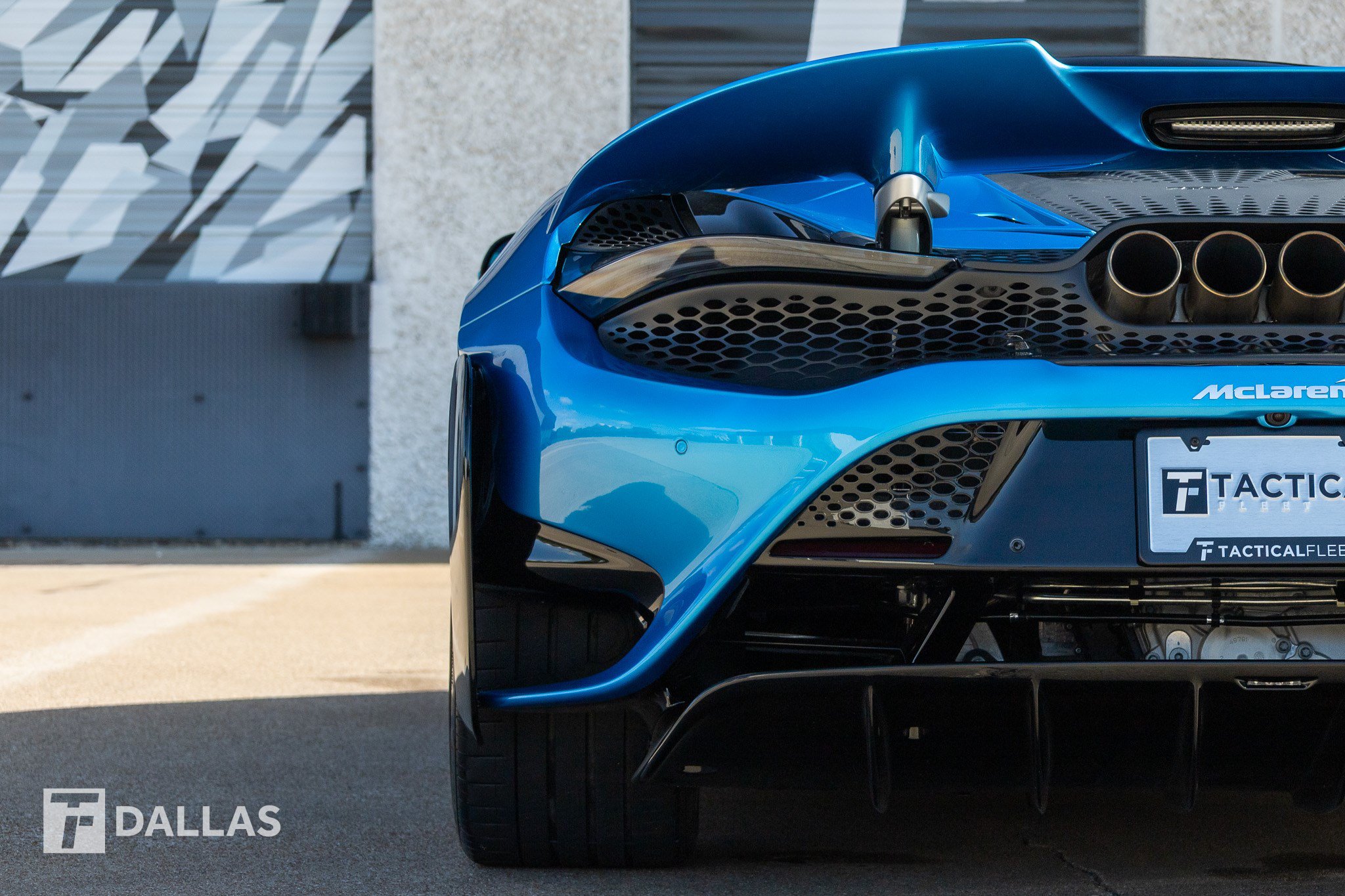 Used 2022 McLaren 765LT photo 14