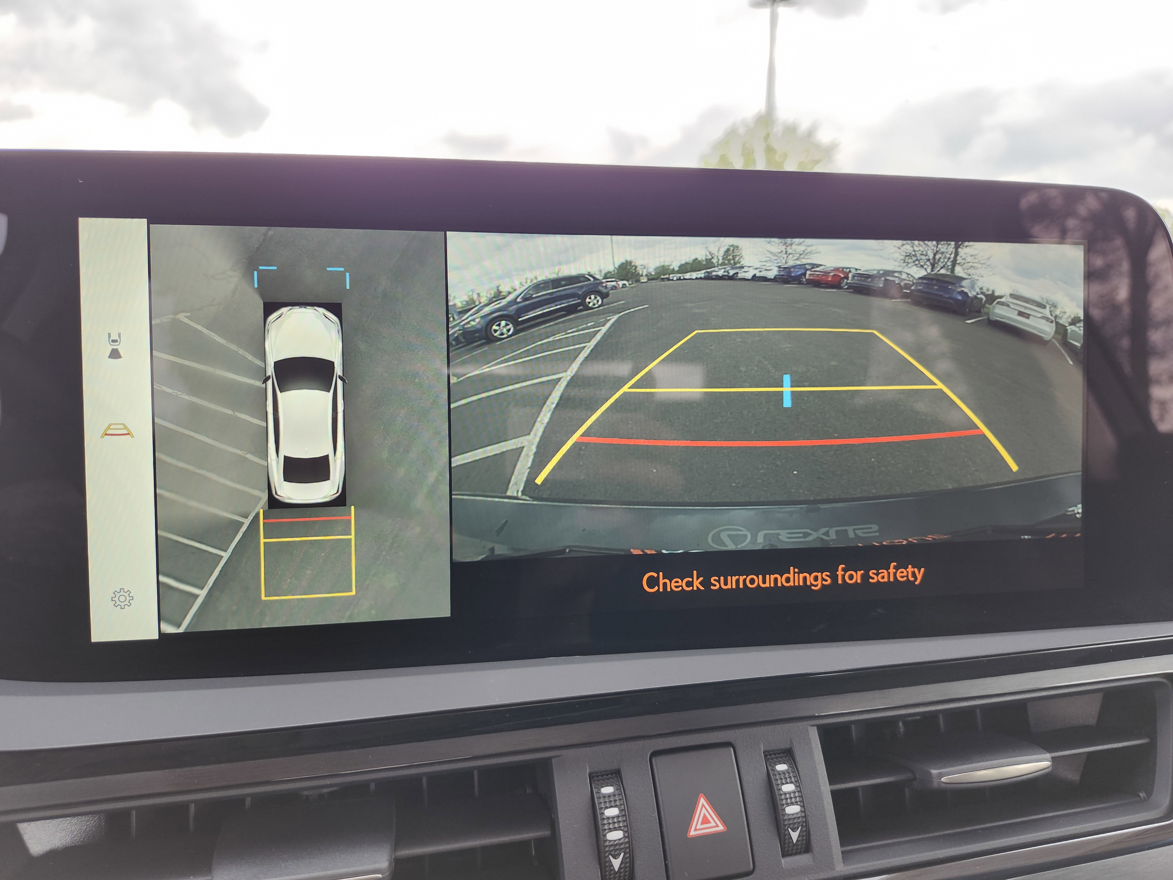 2025 Lexus ES 300h Ultra Luxury