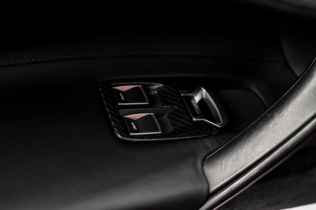 Used 2020 McLaren 720S Performance photo 36